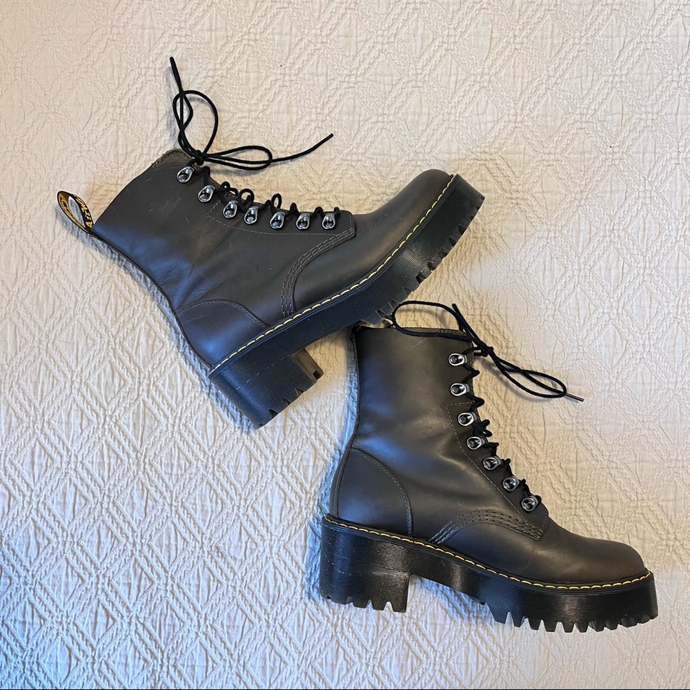 Dr. Martens Leona Platform Ankle Boot Dark Taupe EU 39/US 8